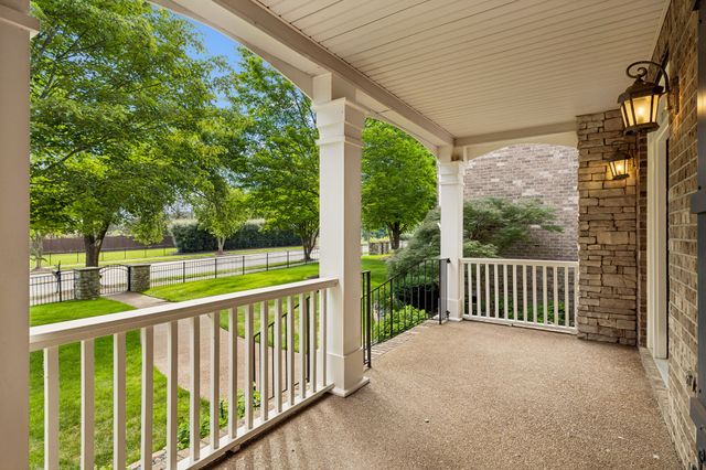 3053 Oxford Glen Dr, Franklin, TN 37067