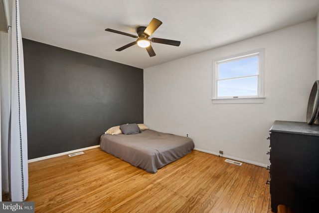 53 JOBS LN, Williamstown, NJ 08094