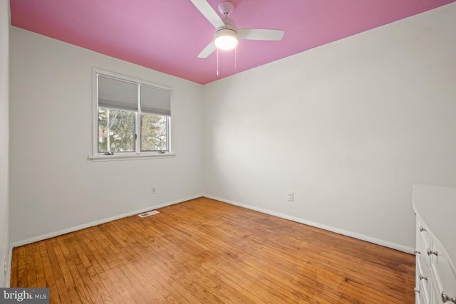 53 JOBS LN, Williamstown, NJ 08094