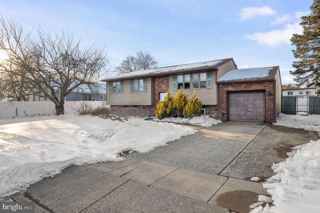 53 JOBS LN, Williamstown, NJ 08094