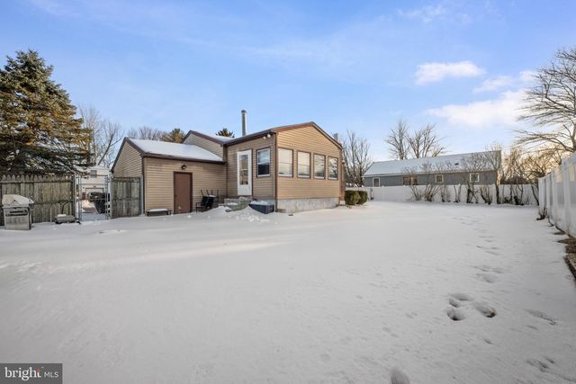 53 JOBS LN, Williamstown, NJ 08094