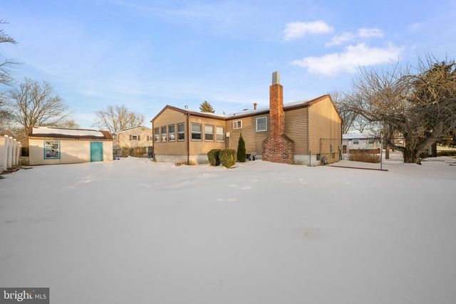 53 JOBS LN, Williamstown, NJ 08094