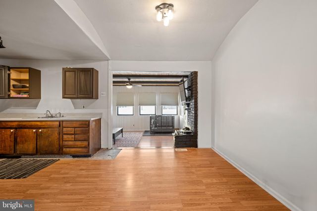 53 JOBS LN, Williamstown, NJ 08094