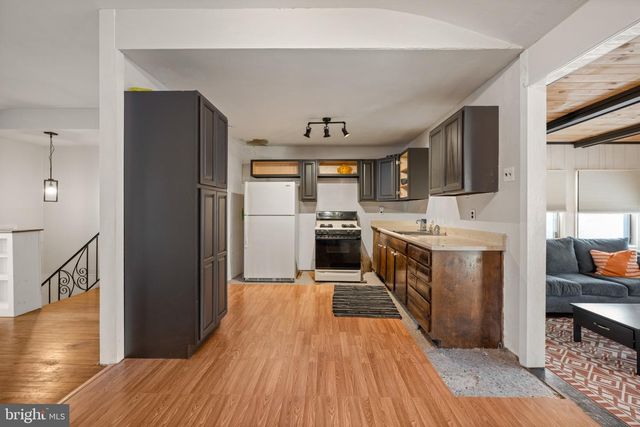 53 JOBS LN, Williamstown, NJ 08094