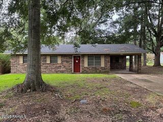 123 Lester Street, Ville Platte, LA 70586