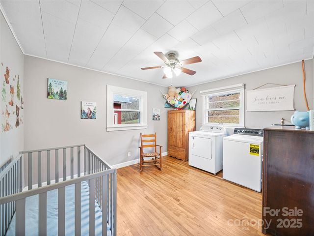 287 Newdale Church Road, Burnsville, NC 28714