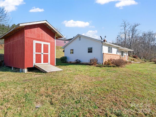 287 Newdale Church Road, Burnsville, NC 28714