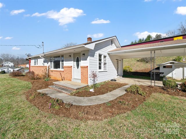 287 Newdale Church Road, Burnsville, NC 28714