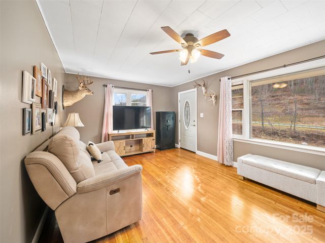 287 Newdale Church Road, Burnsville, NC 28714