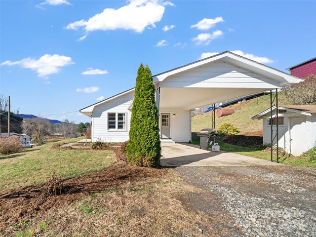 287 Newdale Church Road, Burnsville, NC 28714