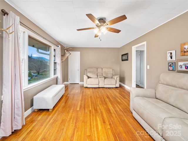 287 Newdale Church Road, Burnsville, NC 28714