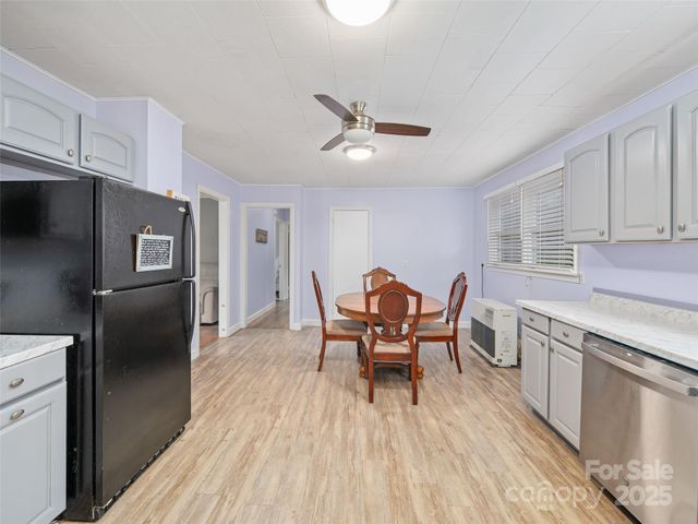 287 Newdale Church Road, Burnsville, NC 28714