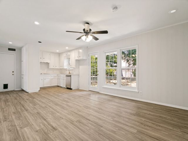 612 Forest Lane, Hurst, TX 76053
