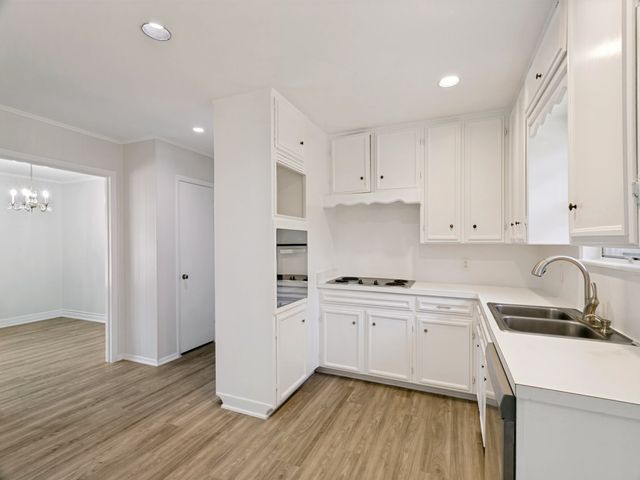 612 Forest Lane, Hurst, TX 76053
