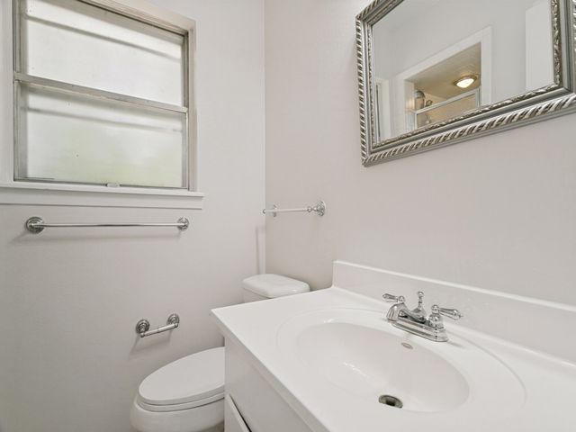 612 Forest Lane, Hurst, TX 76053