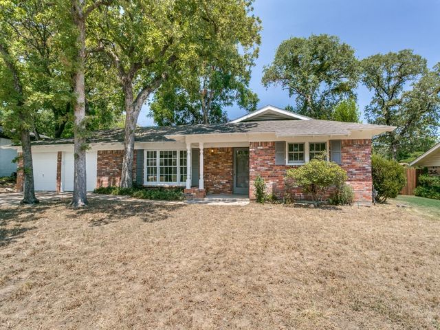 612 Forest Lane, Hurst, TX 76053