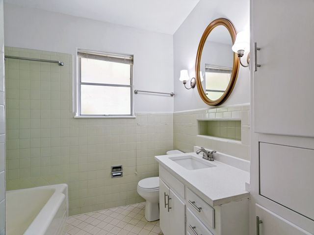 612 Forest Lane, Hurst, TX 76053
