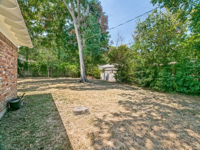 612 Forest Lane, Hurst, TX 76053