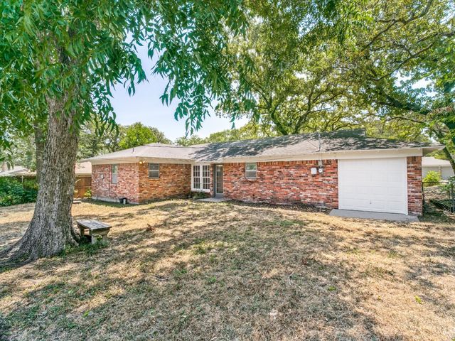 612 Forest Lane, Hurst, TX 76053