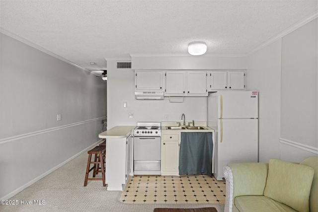 650 Cedar Point Boulevard B35, Cedar Point, NC 28584