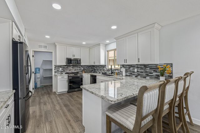 26241 S LAKEMONT Drive, Sun Lakes, AZ 85248