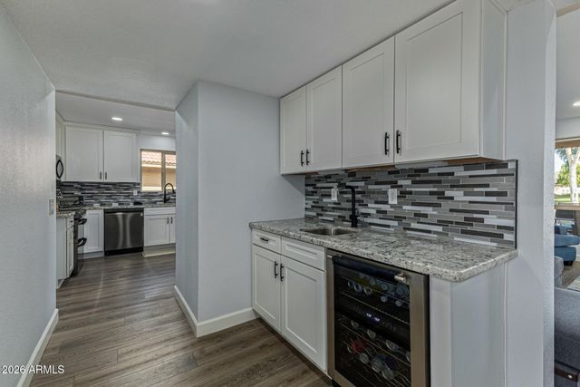 26241 S LAKEMONT Drive, Sun Lakes, AZ 85248