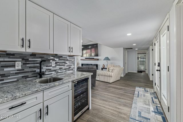 26241 S LAKEMONT Drive, Sun Lakes, AZ 85248