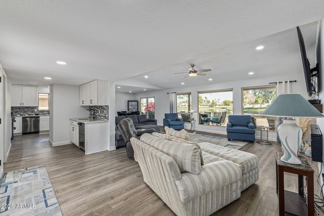 26241 S LAKEMONT Drive, Sun Lakes, AZ 85248