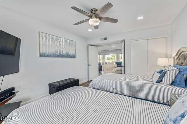 26241 S LAKEMONT Drive, Sun Lakes, AZ 85248