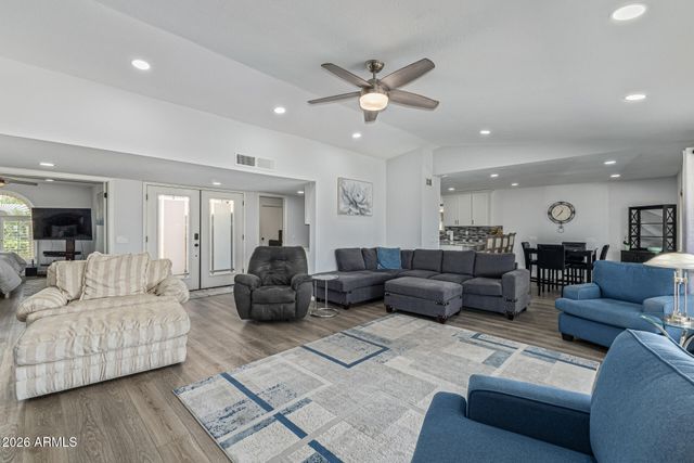 26241 S LAKEMONT Drive, Sun Lakes, AZ 85248