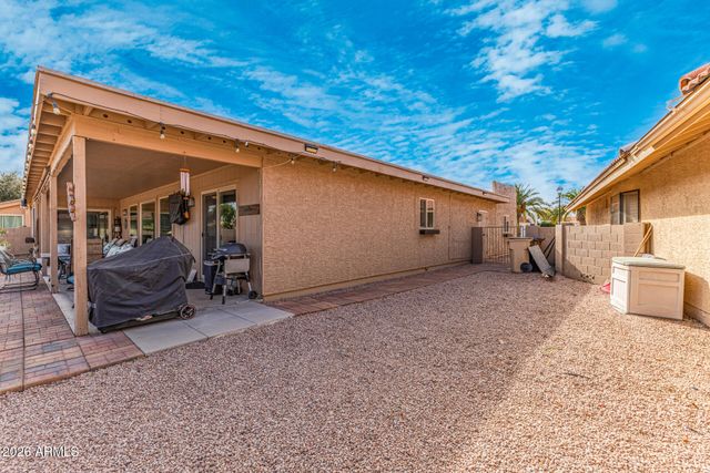 26241 S LAKEMONT Drive, Sun Lakes, AZ 85248