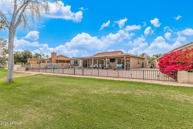 26241 S LAKEMONT Drive, Sun Lakes, AZ 85248
