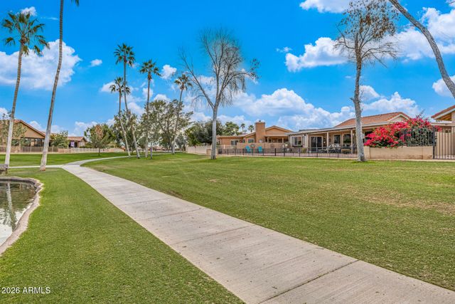 26241 S LAKEMONT Drive, Sun Lakes, AZ 85248
