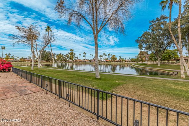 26241 S LAKEMONT Drive, Sun Lakes, AZ 85248
