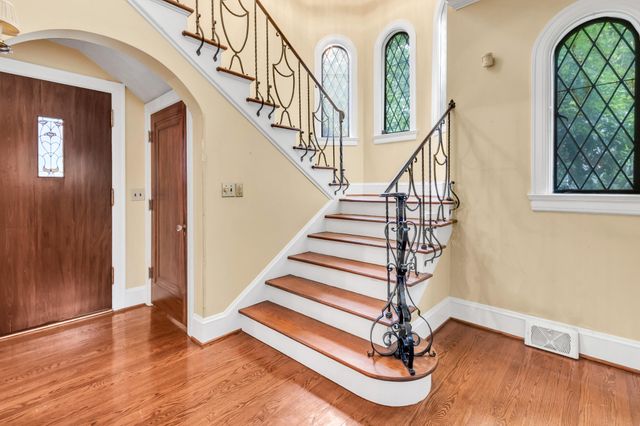 1560 N Ocoee Street, Cleveland, TN 37311