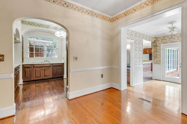 1560 N Ocoee Street, Cleveland, TN 37311
