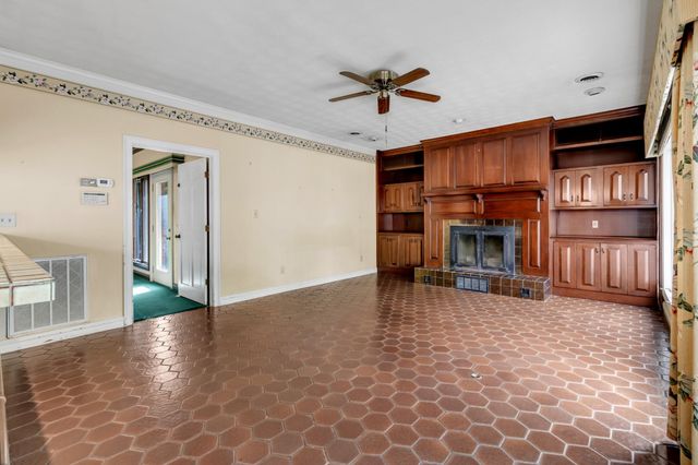 1560 N Ocoee Street, Cleveland, TN 37311