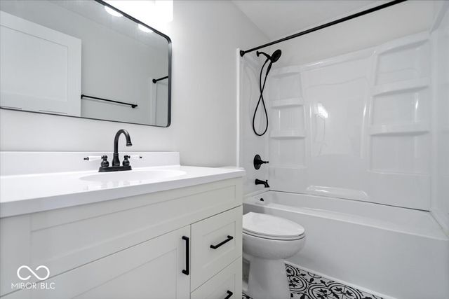 3276 W 400 S, Trafalgar, IN 46181