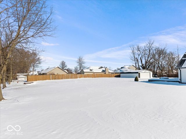 3276 W 400 S, Trafalgar, IN 46181