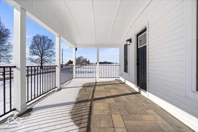 3276 W 400 S, Trafalgar, IN 46181