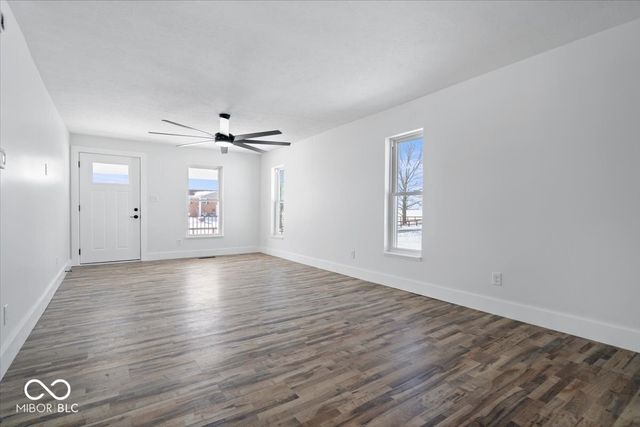 3276 W 400 S, Trafalgar, IN 46181