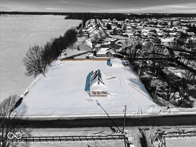 3276 W 400 S, Trafalgar, IN 46181