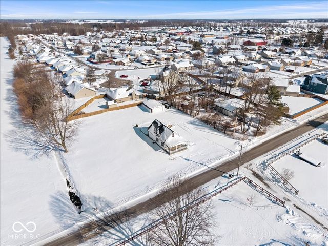 3276 W 400 S, Trafalgar, IN 46181