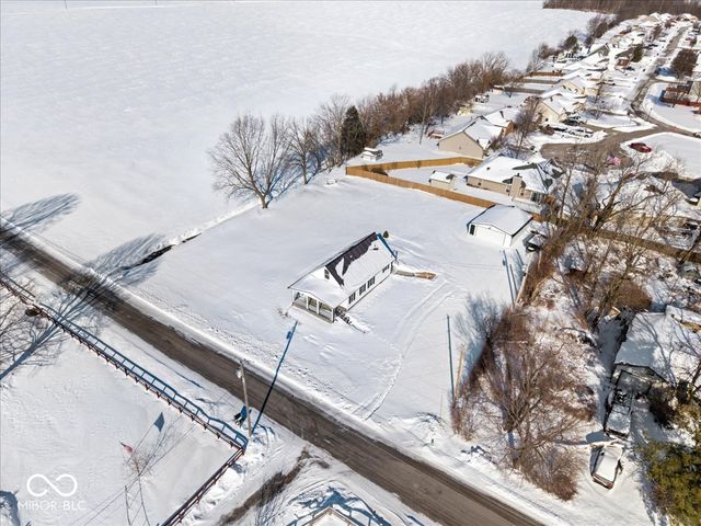 3276 W 400 S, Trafalgar, IN 46181