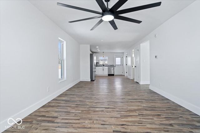 3276 W 400 S, Trafalgar, IN 46181