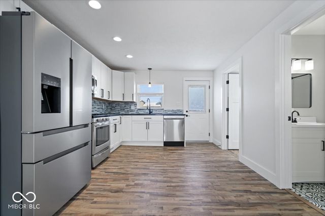 3276 W 400 S, Trafalgar, IN 46181