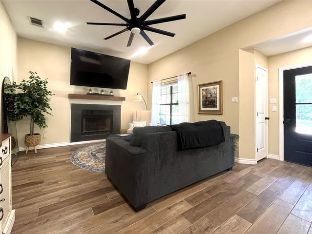 1229 Epps Road, Palmer, TX 75152