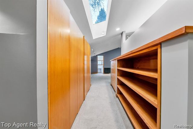 5760 SNOWSHOE Circle, Bloomfield Charter Township, MI 48301