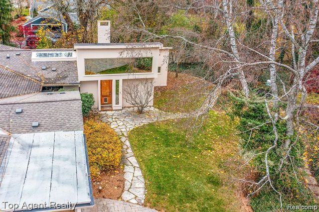 5760 SNOWSHOE Circle, Bloomfield Charter Township, MI 48301