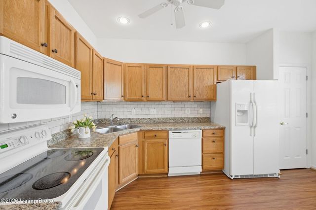 4916 Merton Square, Louisville, KY 40241